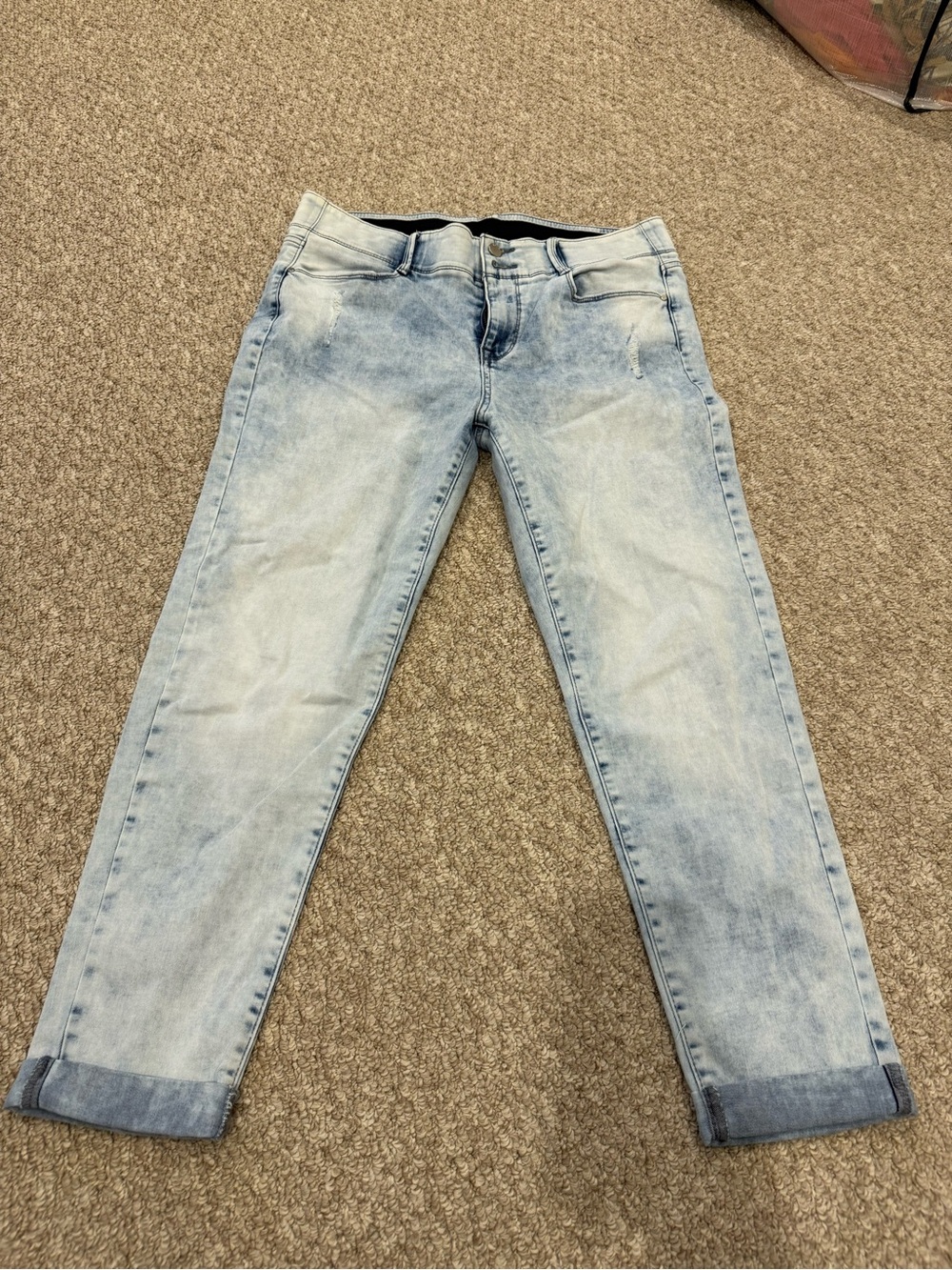 Apt. 9 Light Blue Acid Washed Cropped Jeans